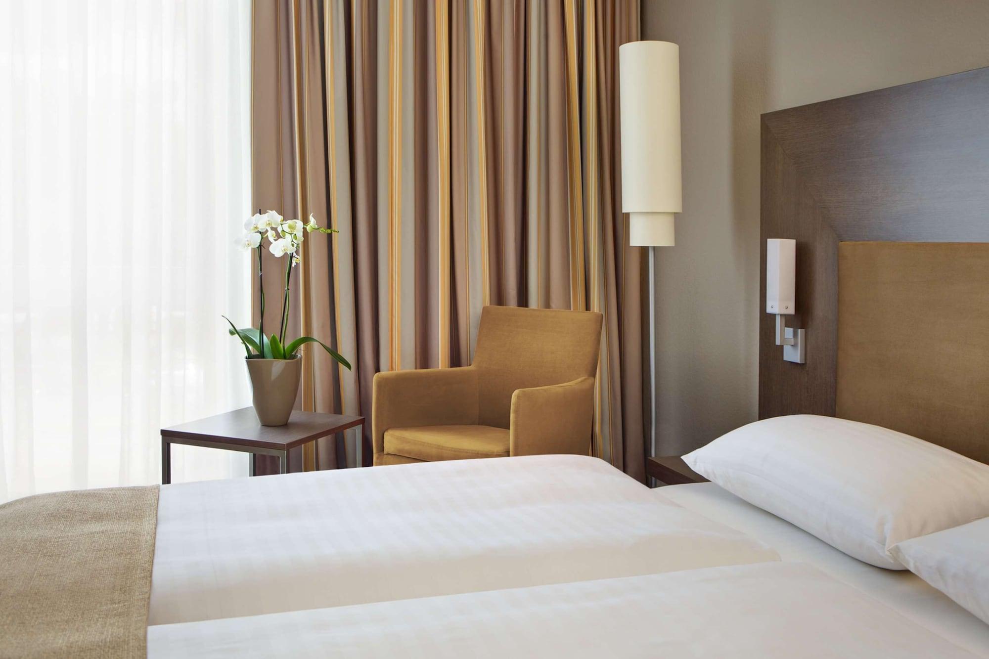 Intercityhotel Darmstadt Værelse billede